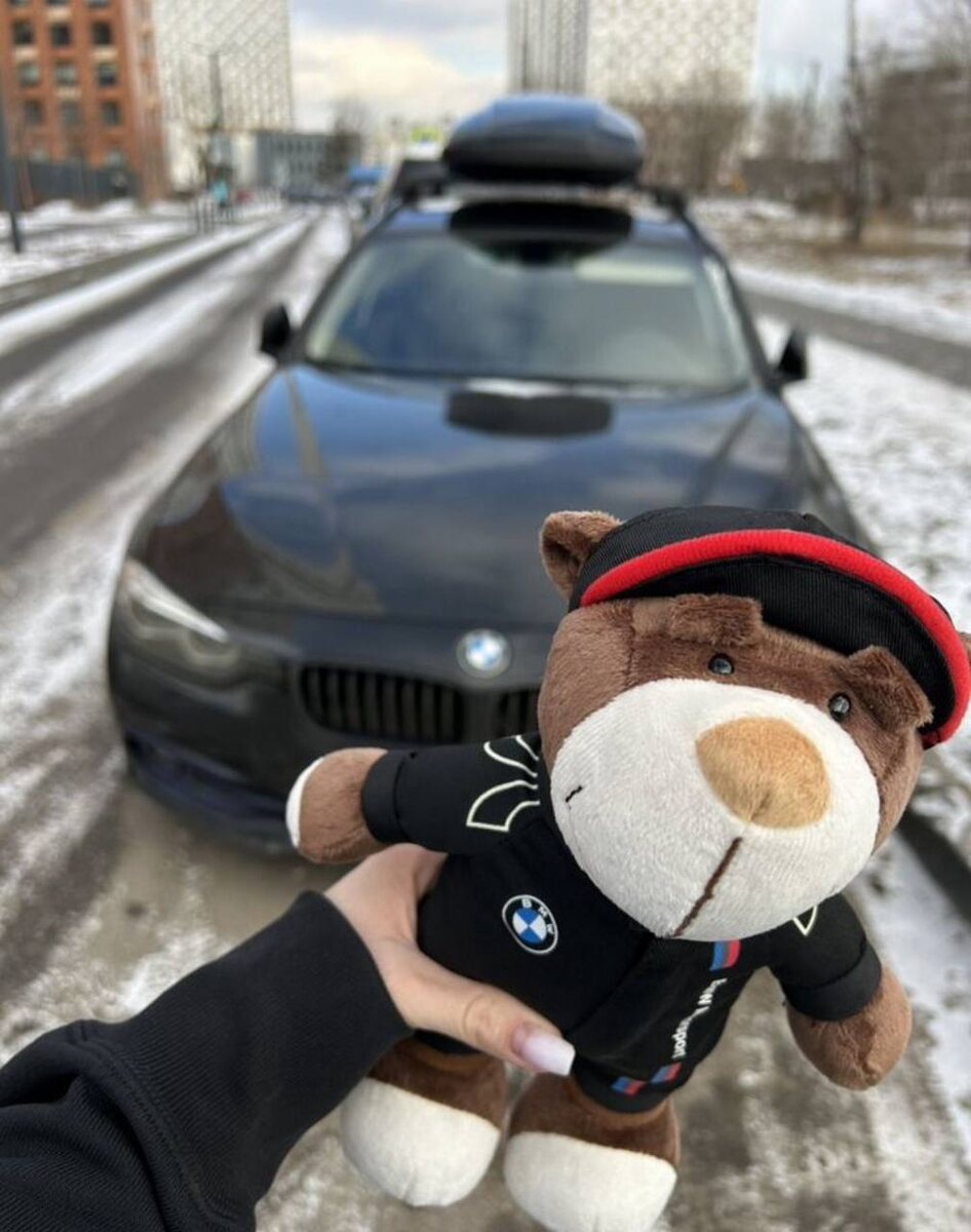 "В голове болит последний зуб,
Мы болеем за один и тот же клуб"(с)