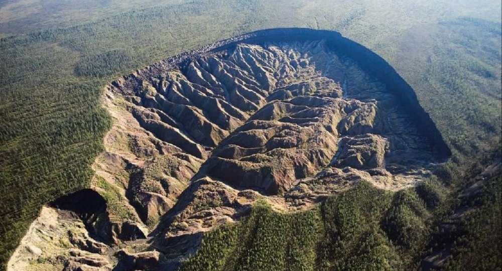 Врата в преисподнюю Сибири — как в СССР создали Багатайский кратер