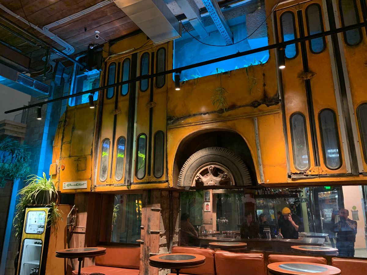 Интерьер бистро "Фальстарт"