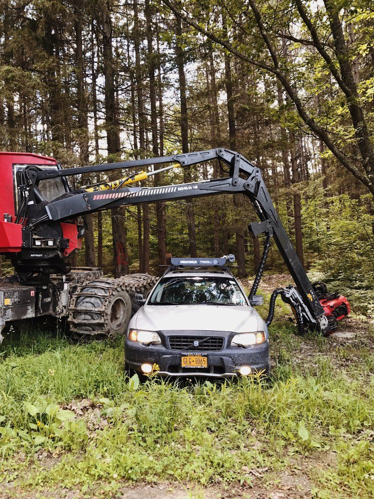 Вот настоящий кроссовер. А не эти ваши Лисяны и прочие Хавалы! Фото из открытых источников