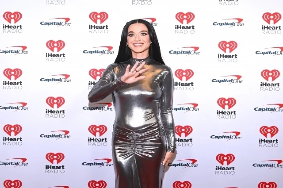    В состав экипажа корабля New Shepard войдут Кэтти Перри и невеста Безоса