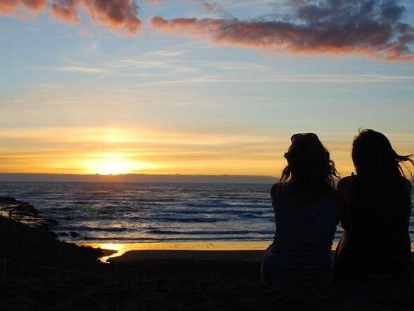 Женщины у моря