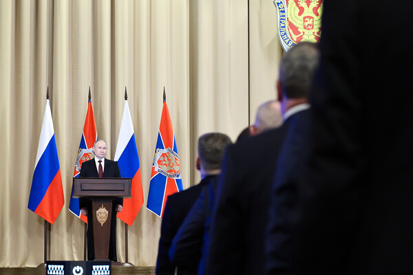 Президент РФ Владимир Путин принимает участие в заседании коллегии Федеральной службы безопасности, 27 февраля 2025 года / Александр Казаков/РИА Новости 