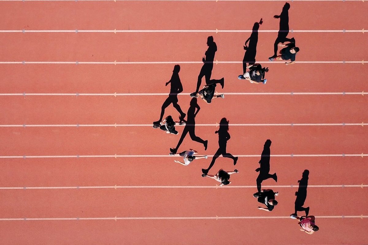     Как быстро нужно бегать в зависимости от возраста? Узнайте интересный факт!