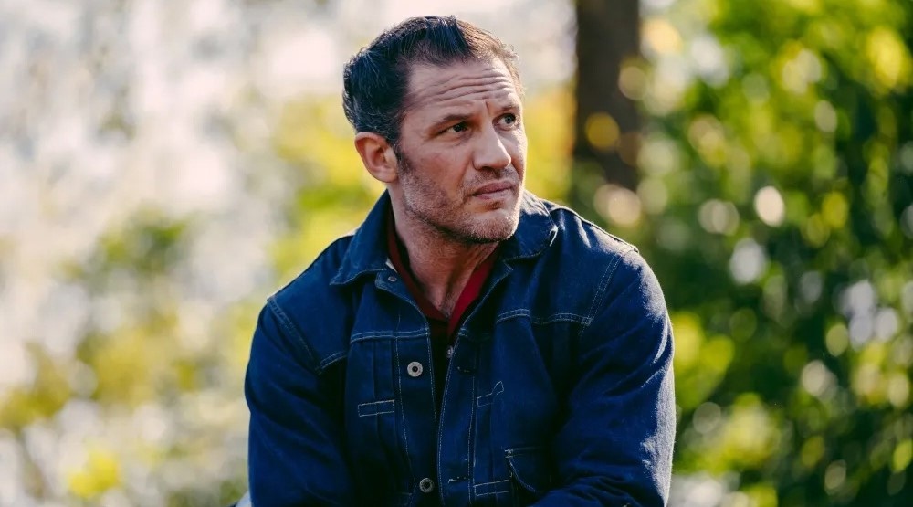     Том Харди, кадр из фильма «Байкеры» (2023)