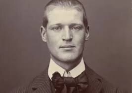 Арчибальд Райс. https://24sedam.rs/drustvo/vesti/145823/arcibald-rajs-biografija/vest