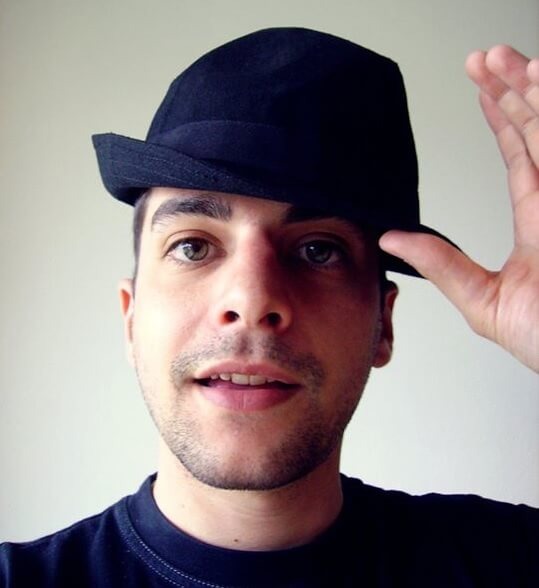 Художник Сирил Роландо