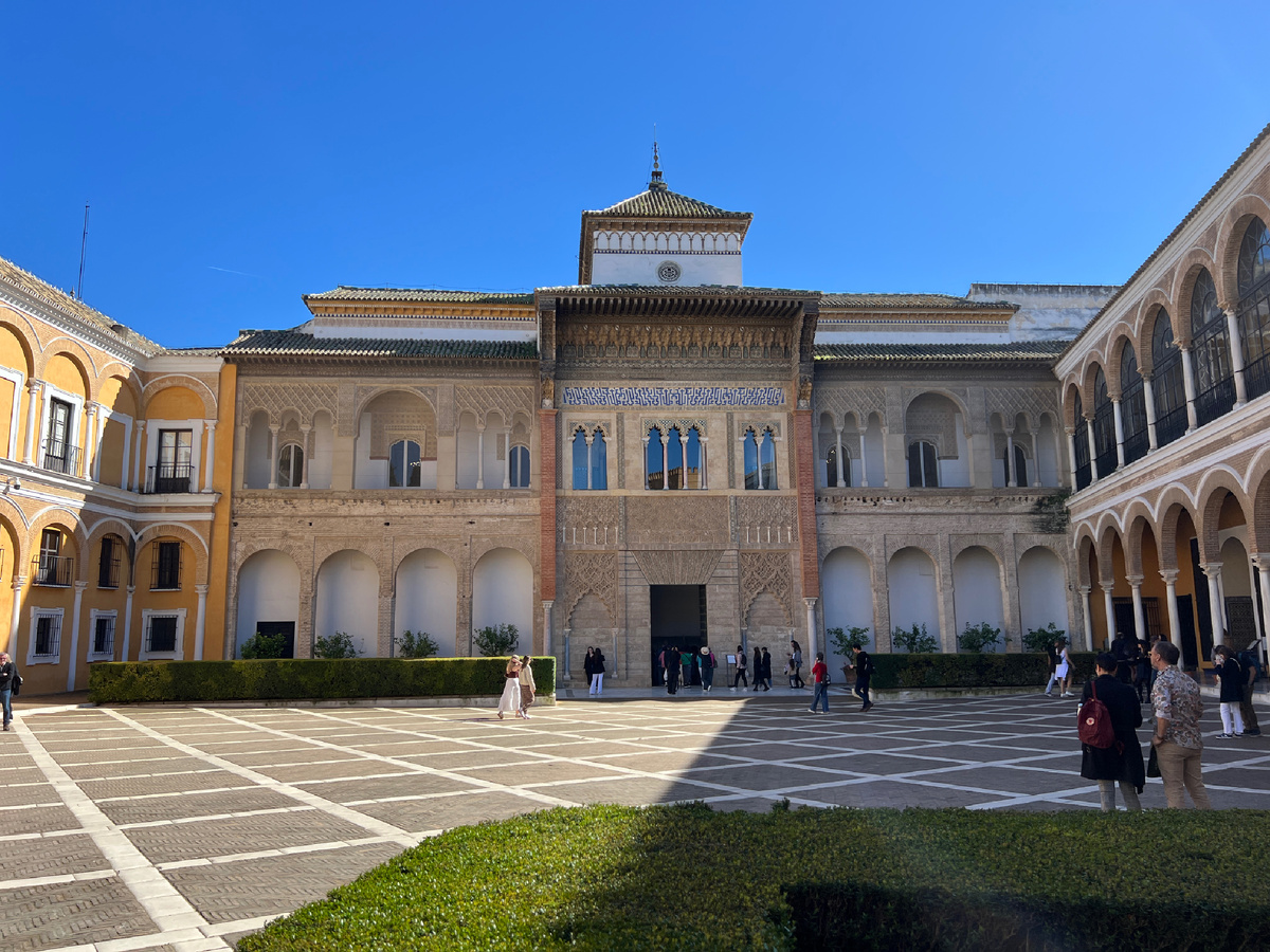 Дворец Педро I. Фото автора 