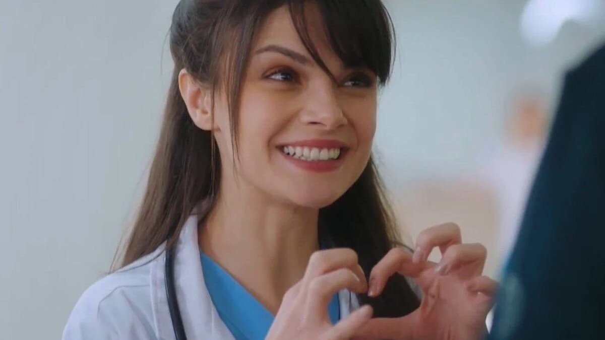 кадр из сериала «Чудо-доктор»