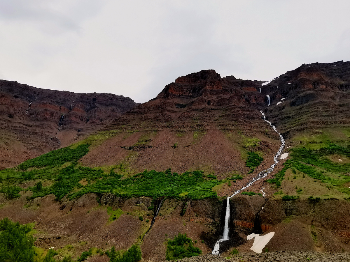 Водопады в долине реки Хойси