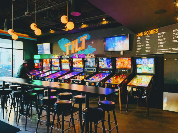 TILT Pinball Bar в Миннеаполисе, штат Миннесота