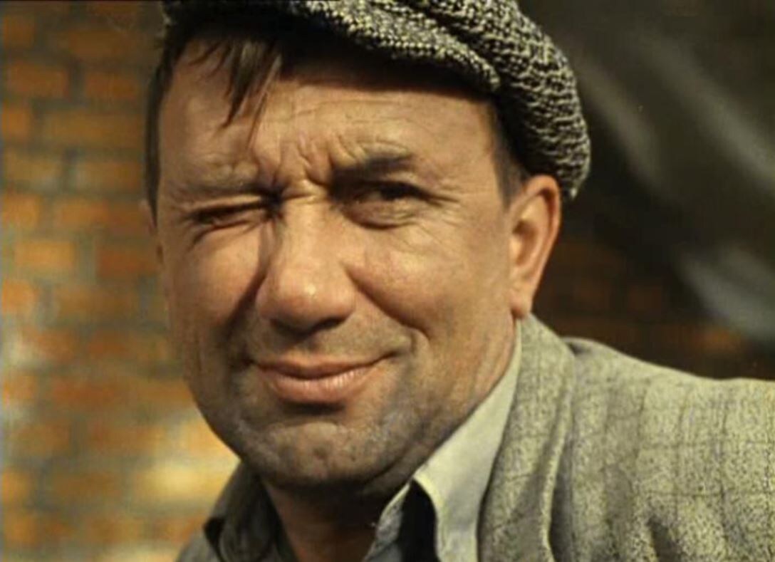Кадр из к/ф “Операция “Ы” и другие приключения Шурика”, 1965г.