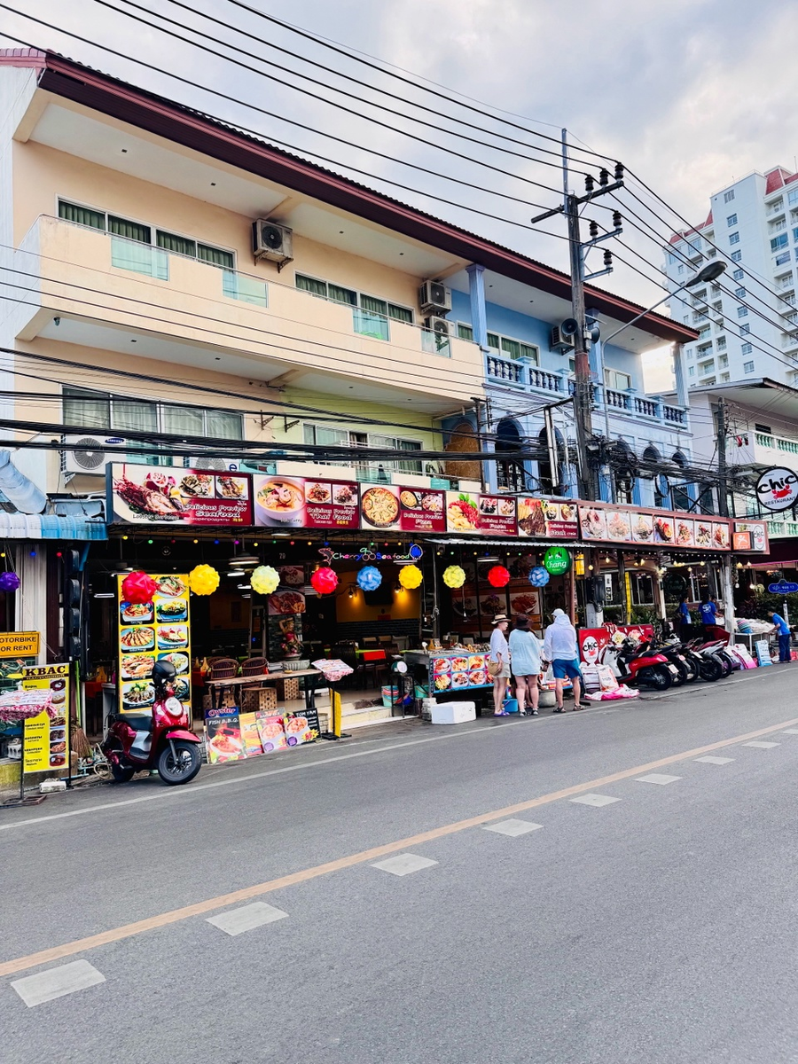 Дорога в сторону моря