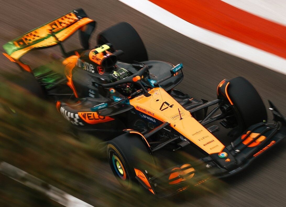 Ландо Норрис выиграл смоделированную гонку с отрывом 12 секундФото: McLaren  📷
