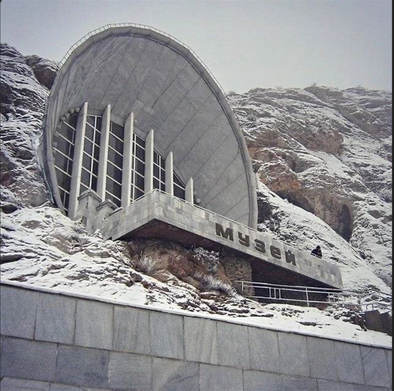 Музей в горе Сулейман-тоо