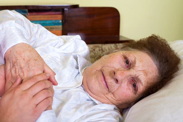 Фото из открытых источников Яндекса: https://thumbs.dreamstime.com/b/%D0%BF%D1%80%D0%B8%D0%BA%D0%BE%D0%B2%D0%B0%D0%BD%D0%BD%D0%B0%D1%8F-%D0%BA-%D0%BF%D0%BE%D1%81%D1%82%D0%B5-%D0%B8-%D0%BF%D0%BE%D0%B6%D0%B8-%D0%B0%D1%8F-%D0%B6%D0%B5%D0%BD%D1%89%D0%B8%D0%BD%D0%B0-85893250.jpg