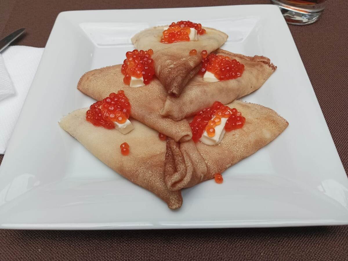 Данное фото снято в кафе "Встреча". Крым, город Алушта. 