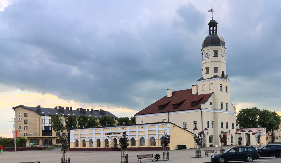 Пешочком от замка до Ратушной площади мы дошли за 10-15 минут