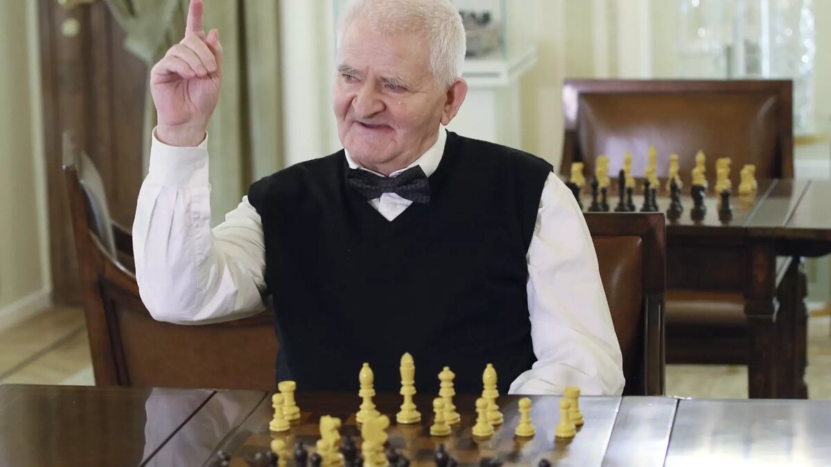 После смерти в 2010 году Василия Смыслова Борис Спасский оставался старейшим чемпионом мира по шахматам среди живущих. Автор: Максим Григорьев. Источник: ТАСС