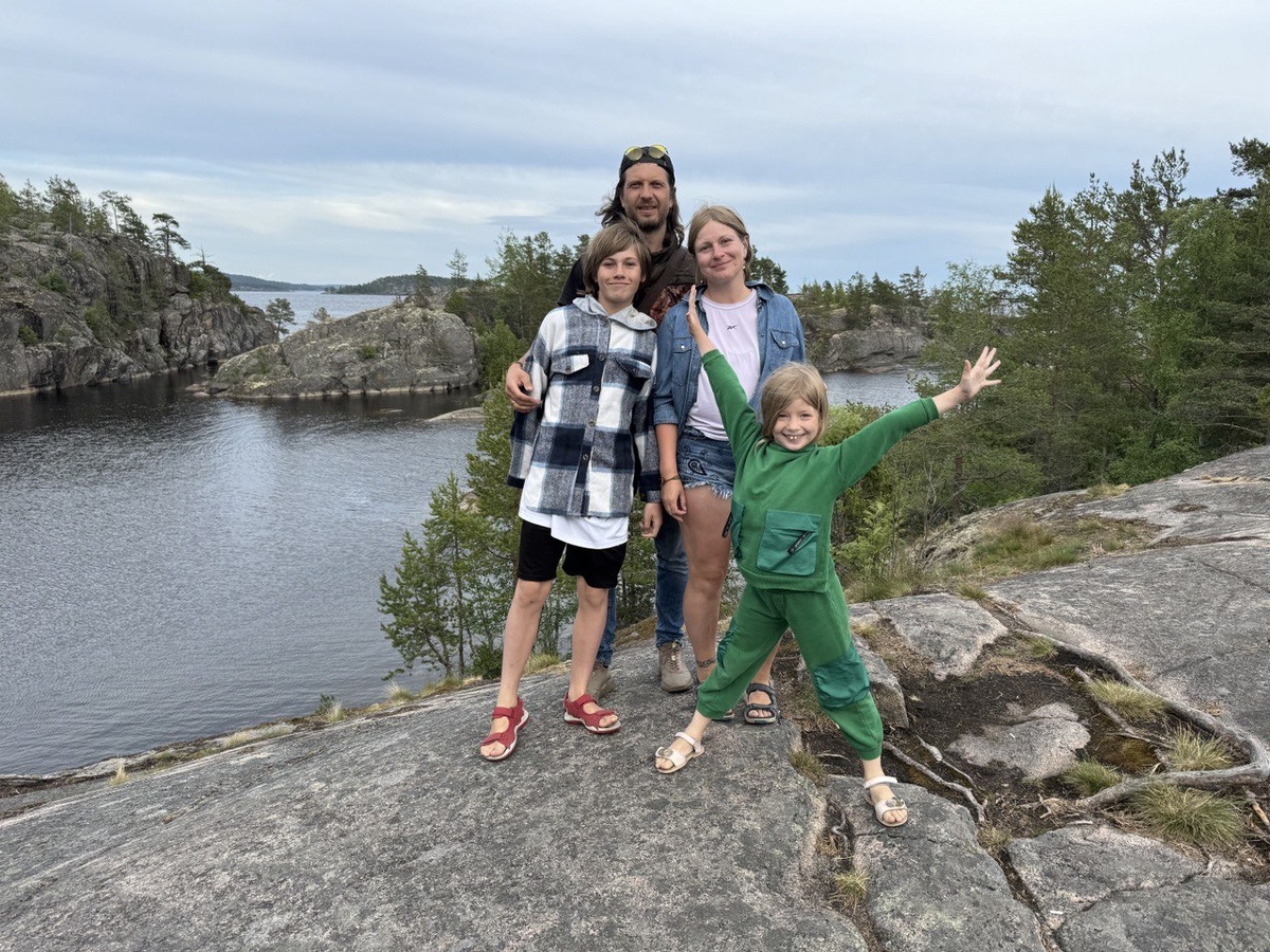 Фото: Иван, Елена, Матвей и Даша / Предоставлено для “Людей Колымы” Е. Сафроновой