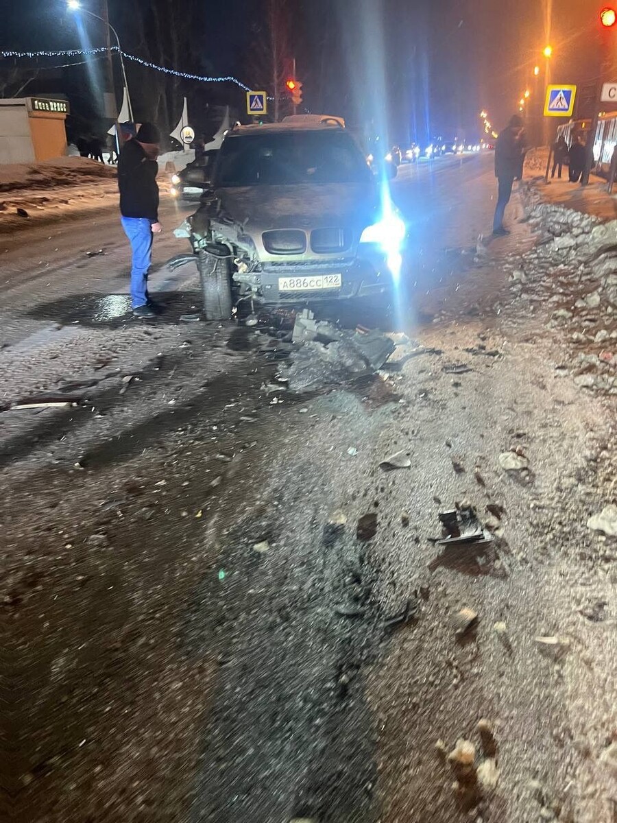    ДТП с такси в Барнауле . Источник: "В курсе 22"