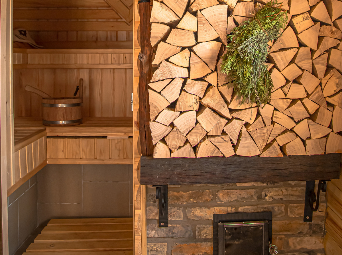 https://ru.freepik.com/free-photo/interior-wooden-russian-bath-with-traditional-items-use_9513331.htm Изображение от pvproductions на Freepik