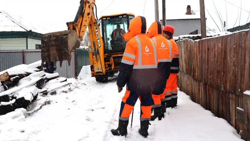     Бригада «Росводоканал Барнаул». Фото: Лилия Болатаева.