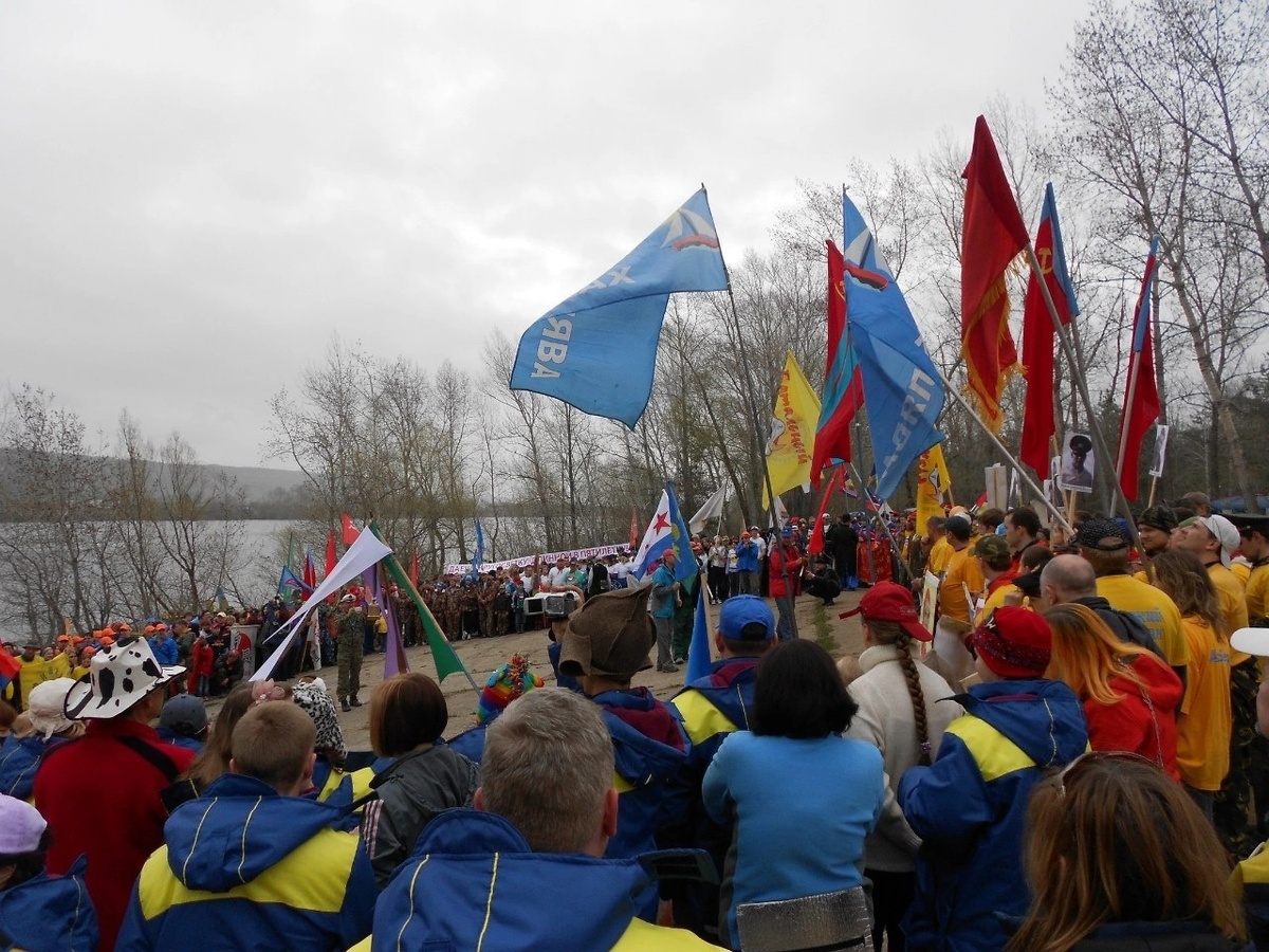 Построение Кругосветчиков перед стартом Жигулевской Кругосветки. Фото из сети интернет.