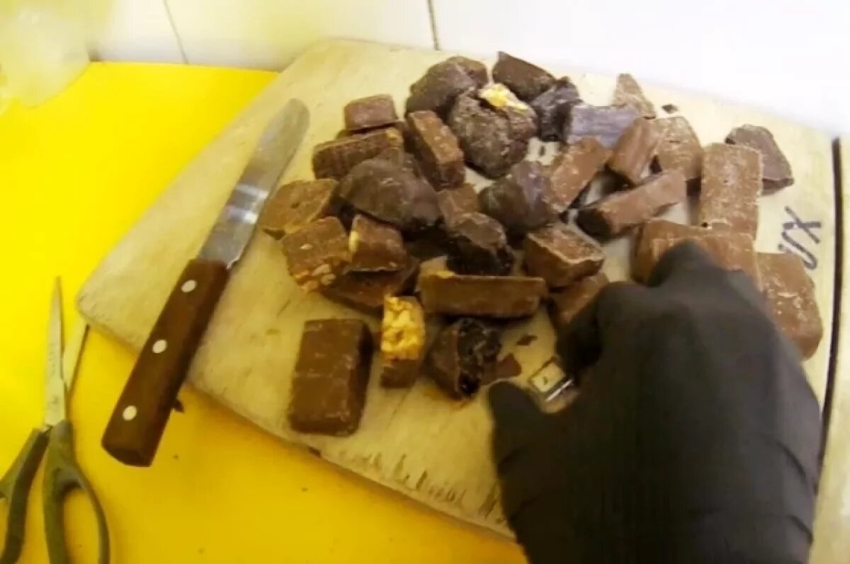    Жительница Прикамья хотела передать сим-карты в конфетах обвиняемому в СИЗО