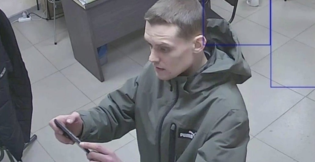 Иркутянин украл телефон у пенсионерки в кафе - МК Иркутск