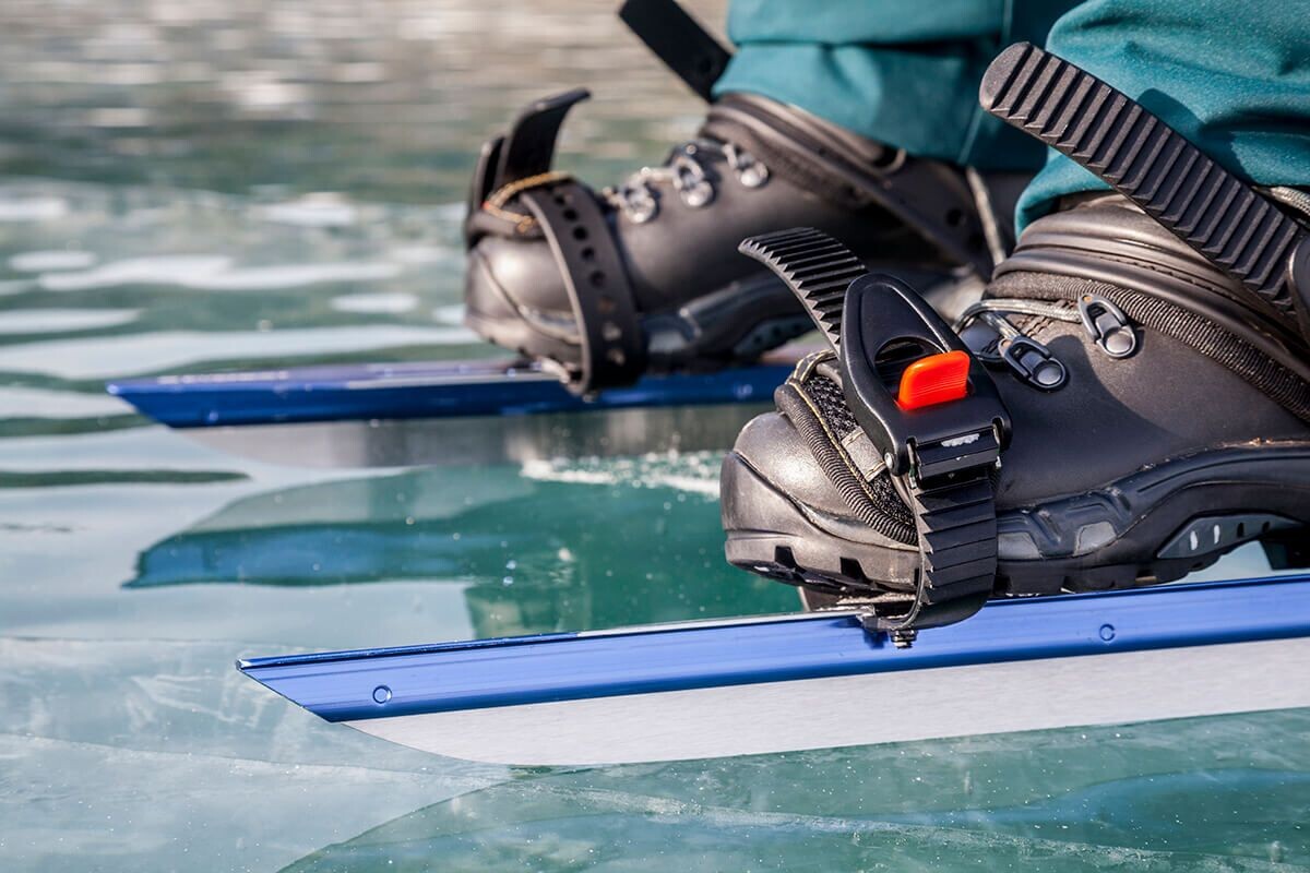 Пример озёрных коньков с универсальным креплением. Фото из интернета