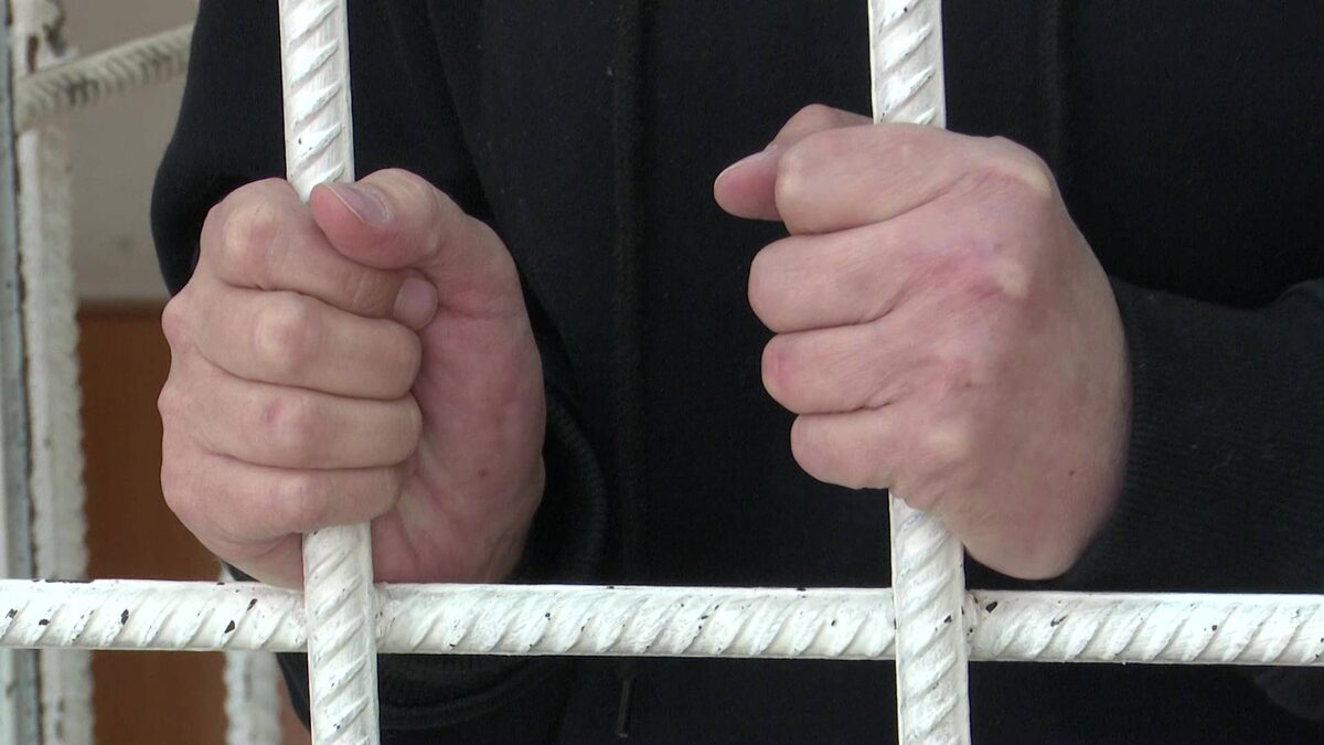    Уфимец, напавший в подъезде на школьниц, пойдет под суд
