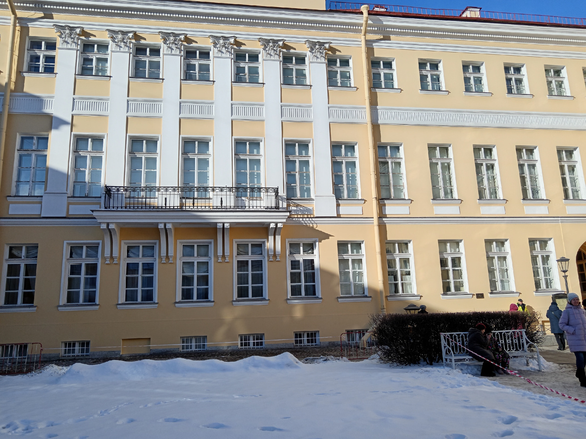 Санкт-Петербург,  Набережная реки Мойки, д.12