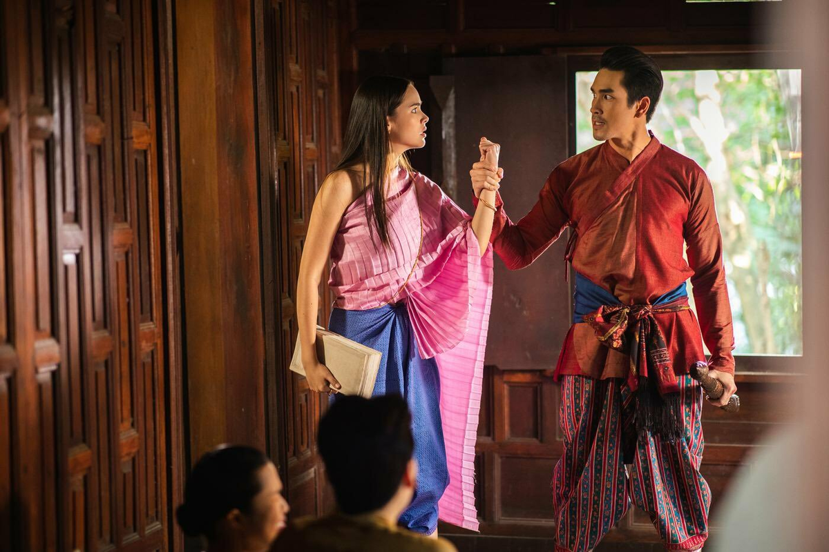 Кадр из дорамы "Узор киннари"