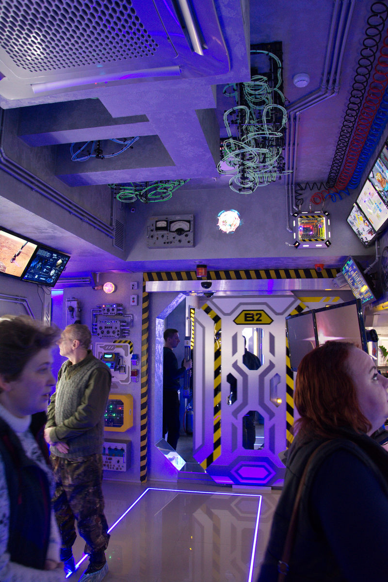 Пассажиры звездолёта в восторге. Фото Сергея Малышева.