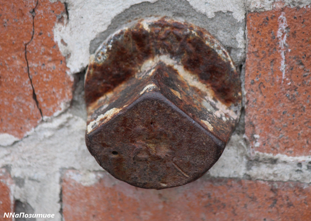 Нивелирные марки бывают такие...