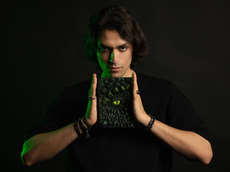 Олег Шепс, фото из официального телеграм-канала экстрасенса