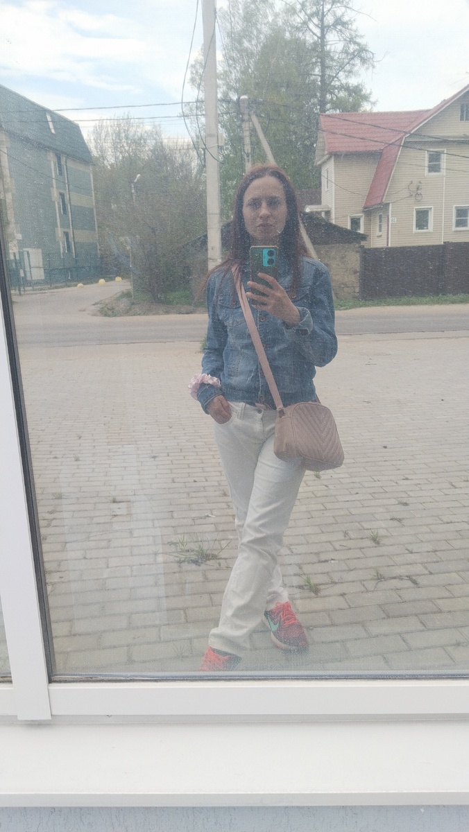 Тома, автор