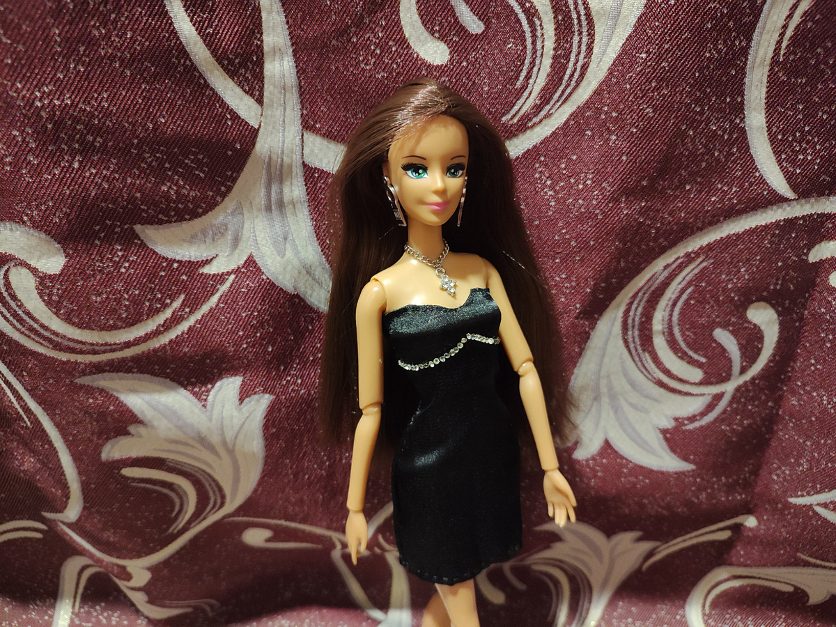 Не обращаем внимание на фон, это занавеска, и он не так важен. 