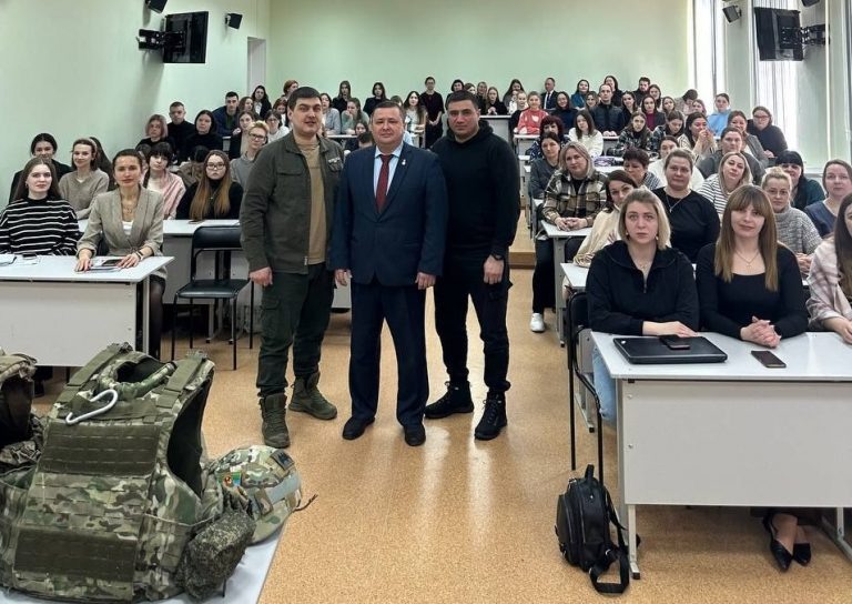    Школьники и студенты Оренбуржья стали участниками акции Общества «Знание» «О»