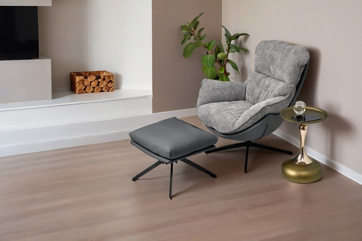 Устроится в кресле и поставить  чашку ароматного чая на стильный столик Angel