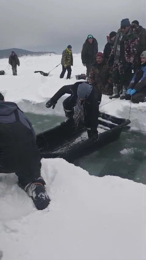    Льдину с рыбаками оторвало на Сахалине Фото: Фото предоставлено очевидцами