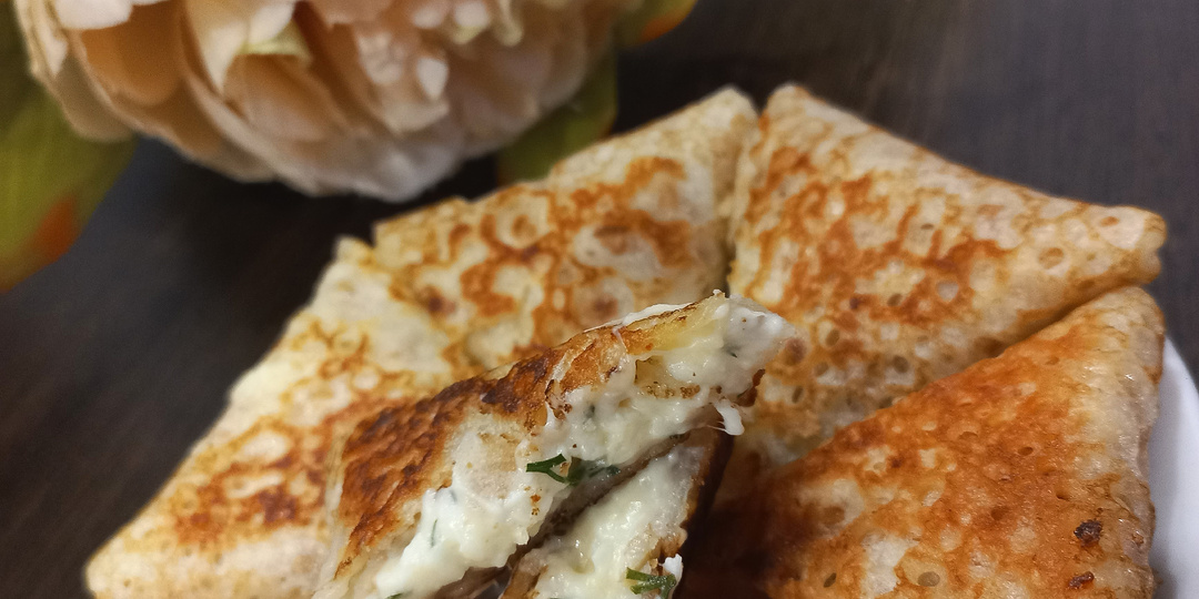 Нежные рисовые блинчики с необычной начинкой.