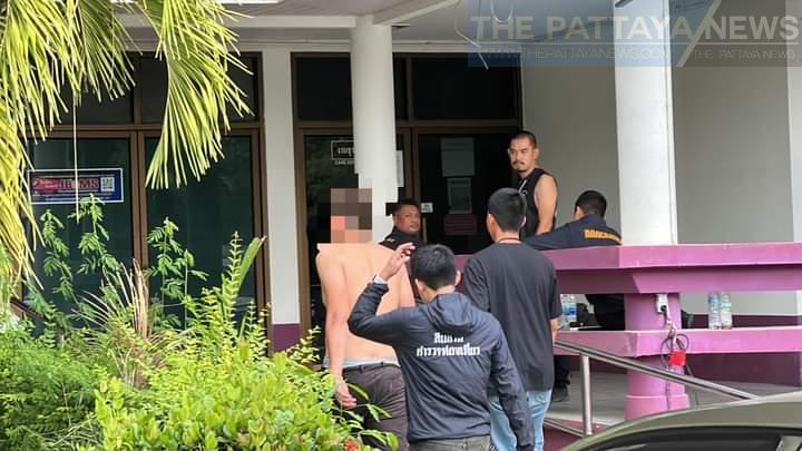 Фото из издания Pattaya news: Федора ведут в суд Паттайи. 