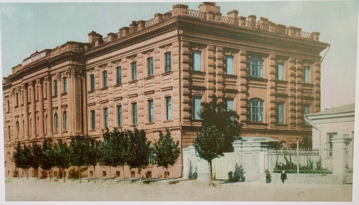 Мариинская женская гимназия, г. Новочеркасск. Фото автора канала с информационного стенда в парке 1-го Мая г. Ростова-на-Дону