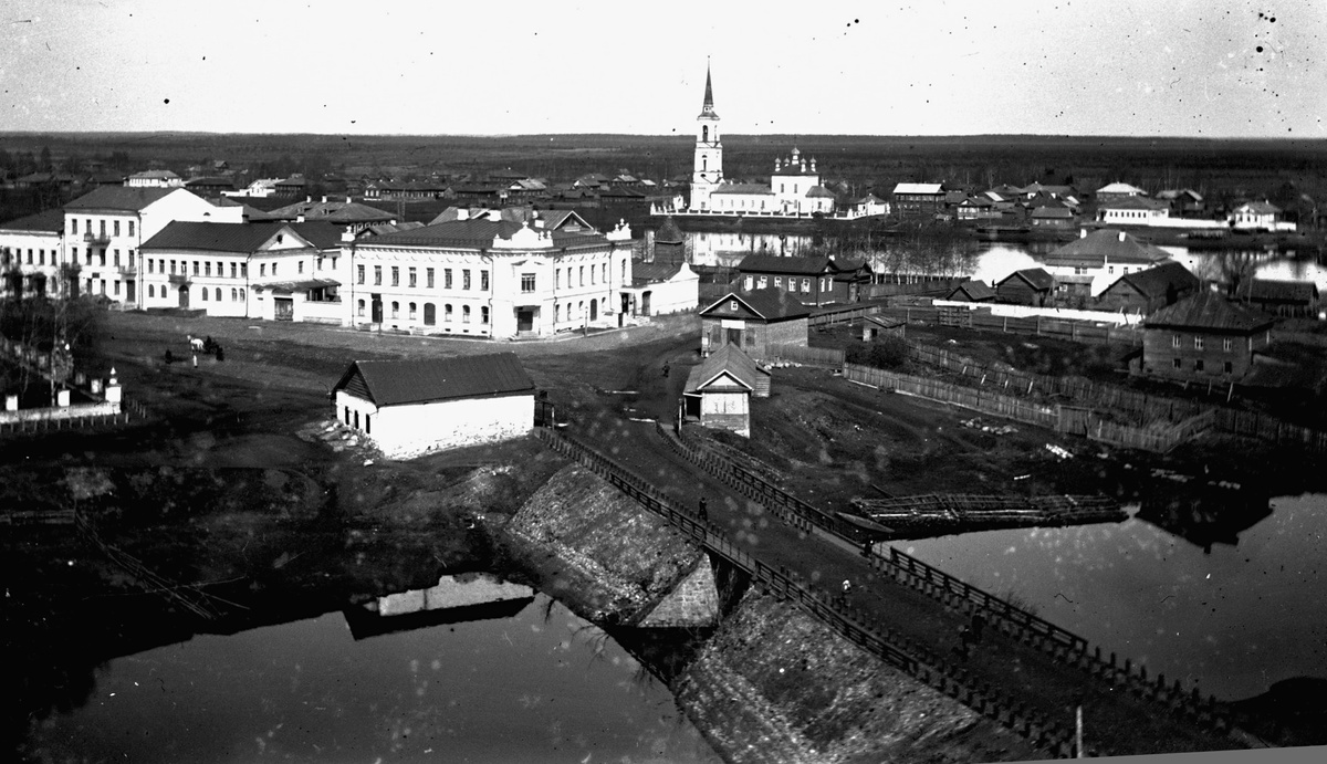 Вид на центральную часть города с каланчи здания Городской Думы, 1907-1914 гг. фото с сайта pastvu.com