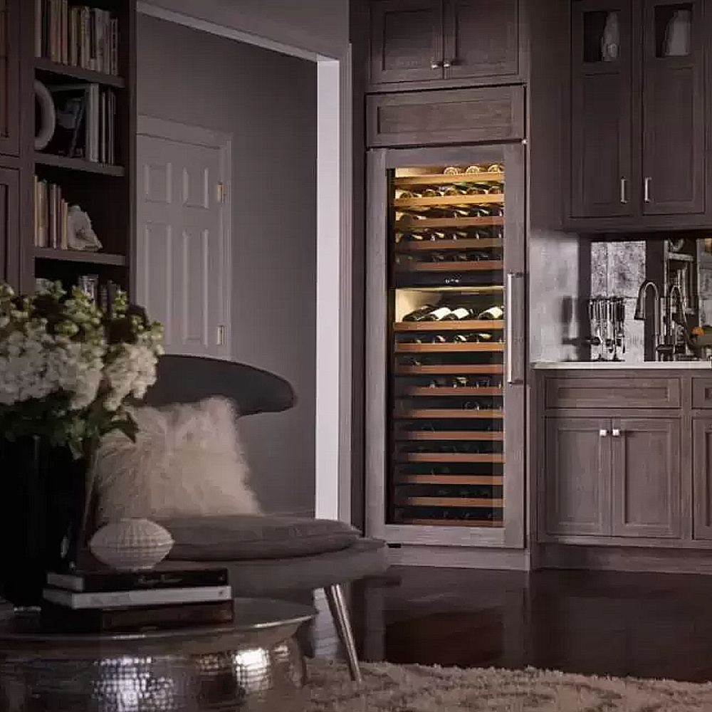 Встроенный винный холодильник