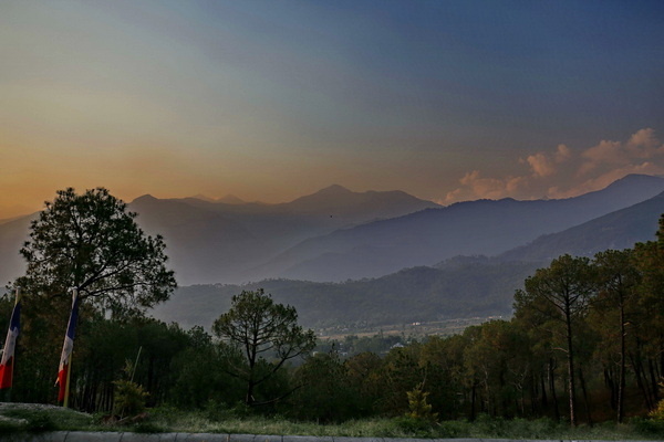 Вид из гостиницы монастыря Шераб Линг. Фото - Марина Филиппова