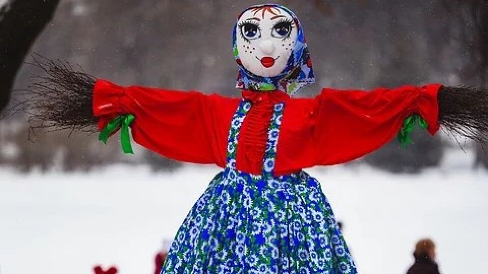    Традиционное чучело Масленицы. Источник: pixabay.com