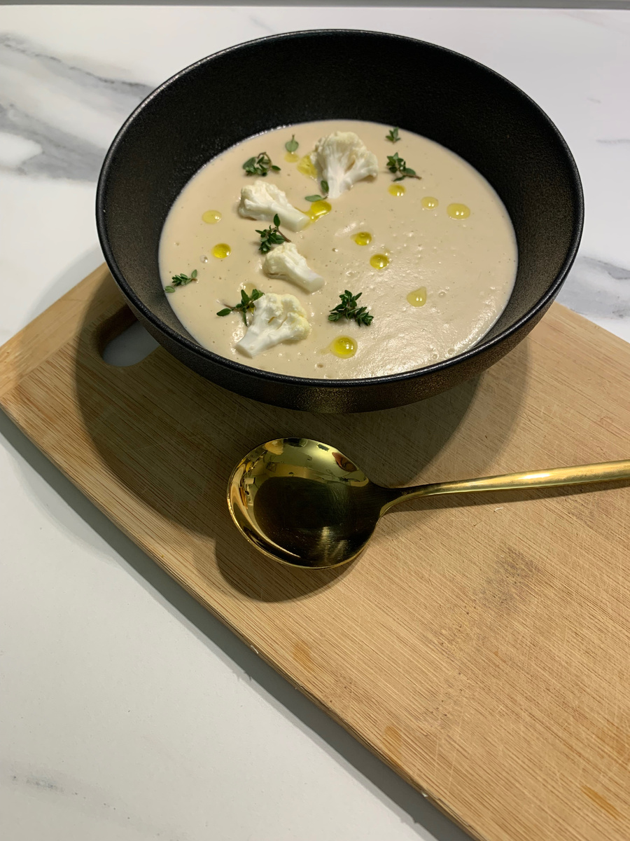 Крем-суп из цветной капусты на кокосовом молоке.
 